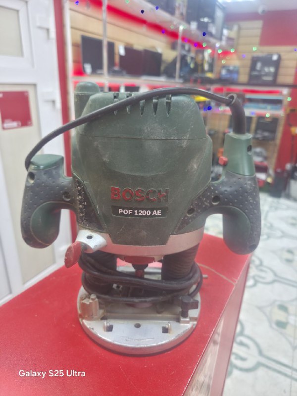 Фрезер Bosch POF 1200 AE