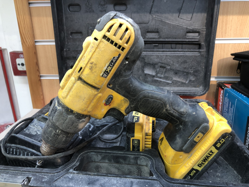 Шуруповерт Dewalt DCD771D2-KS