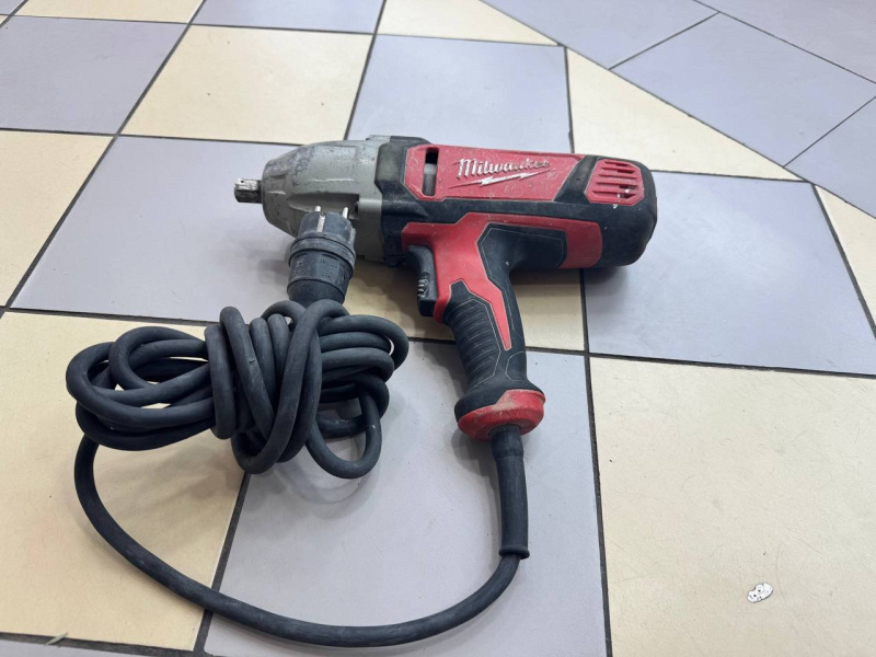 Гайковерт Milwaukee IPWE 400R