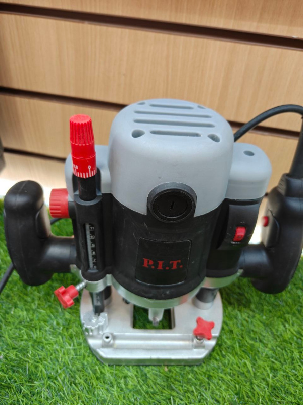 Фрезер P.I.T. PER12-C