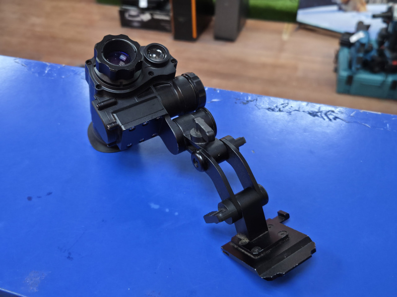 Прибор ночного видения Bionic NVG-10