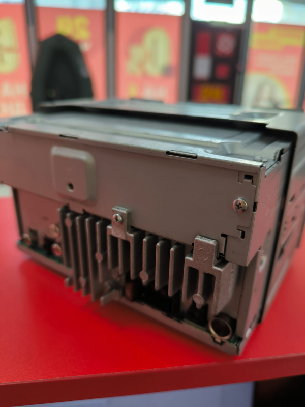 Автомагнитола сенсорный Pioneer DMH-G221BT