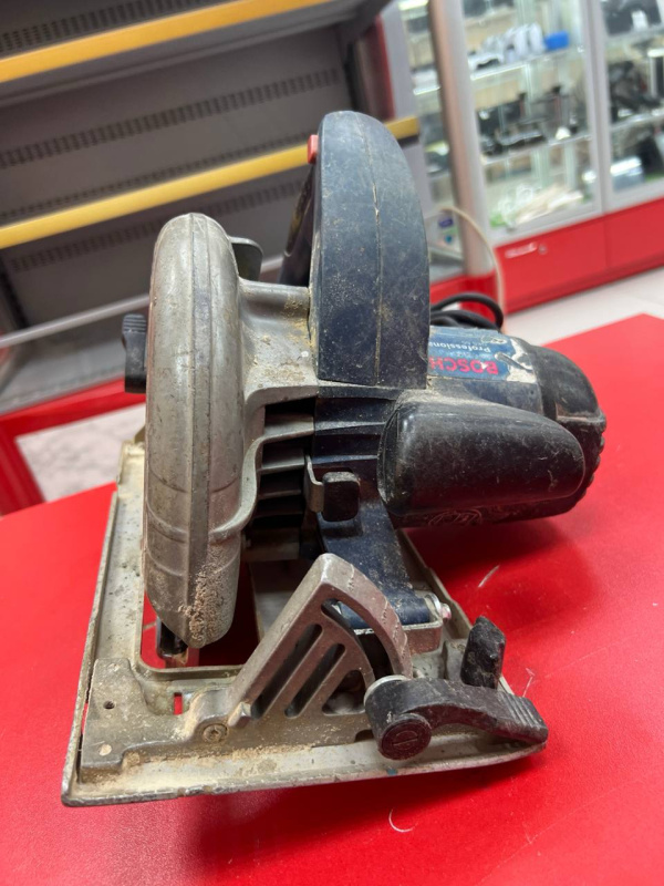 Торцовочная пила Bosch GKS65