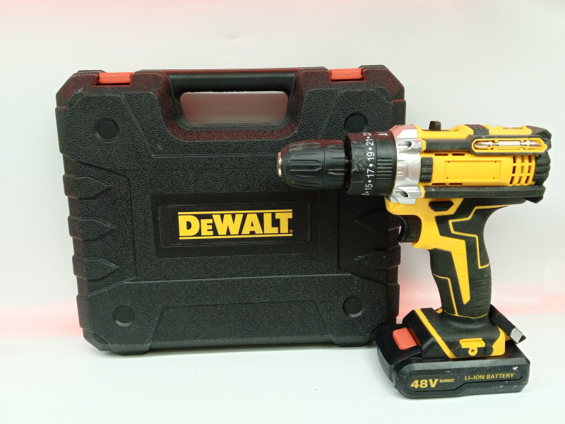 Шуруповерт Dewalt Не указана