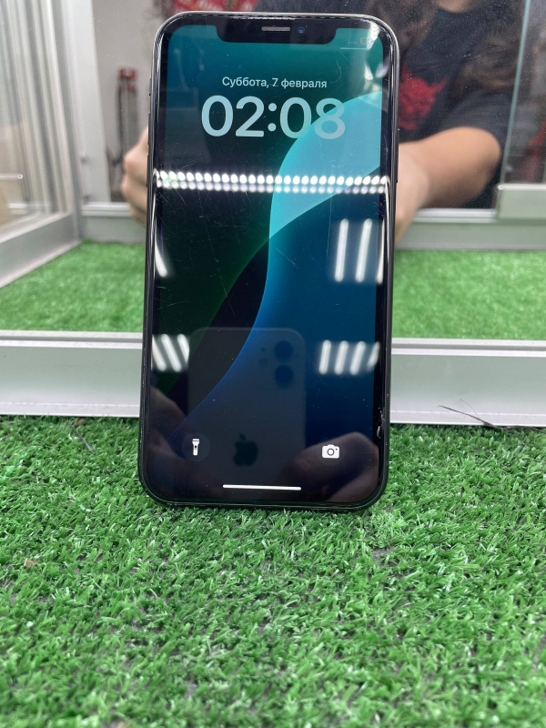 Мобильный телефон Apple iPhone XR