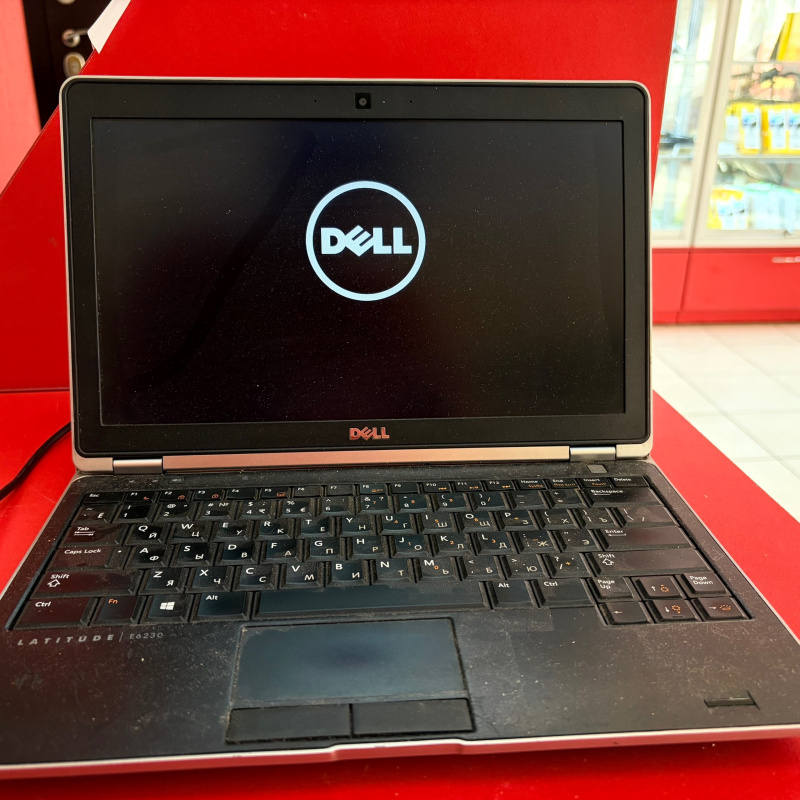 Ноутбук Dell Core i5-2320 Intel UHD Graphics HDD 1024 ГБ