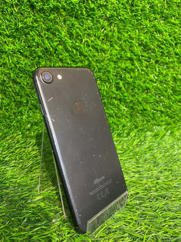 Мобильный телефон Apple iPhone 7