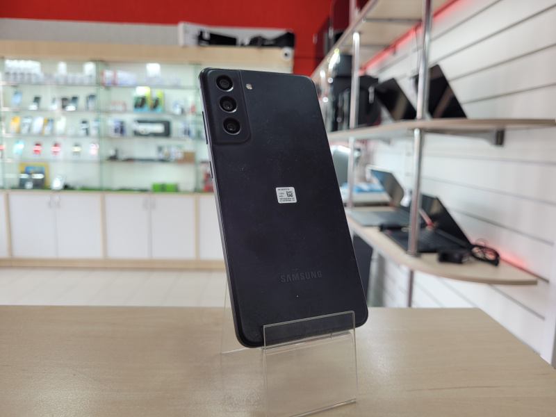 Мобильный телефон Samsung Galaxy S21 FE
