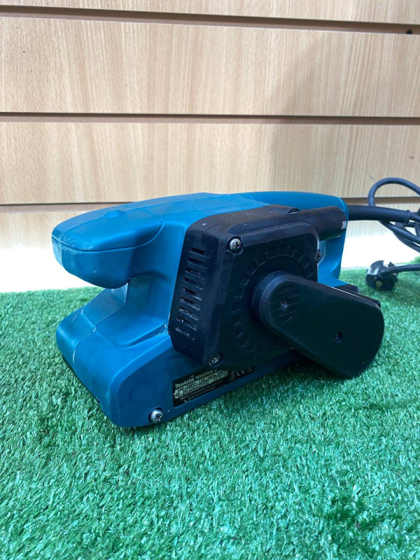 Шлифмашинка Makita 9911