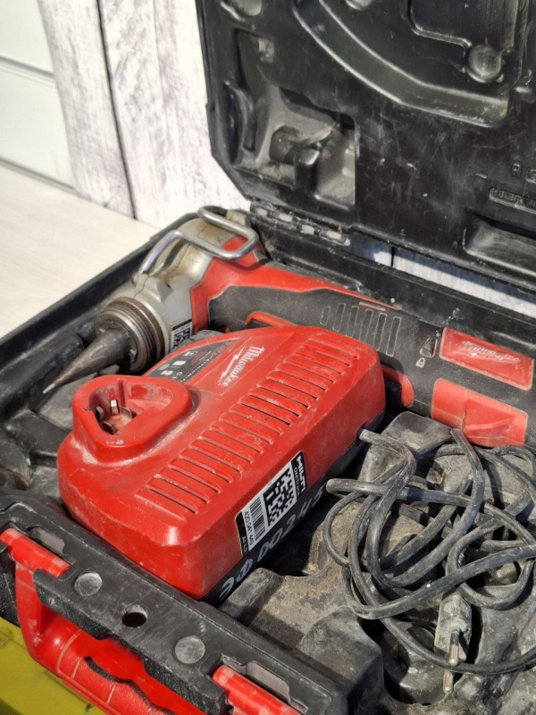 Электрическая резьборезка Milwaukee C12 PXP