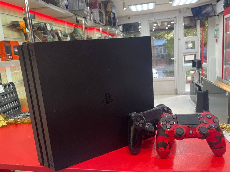 Игровая приставка Sony PS 4 PRO