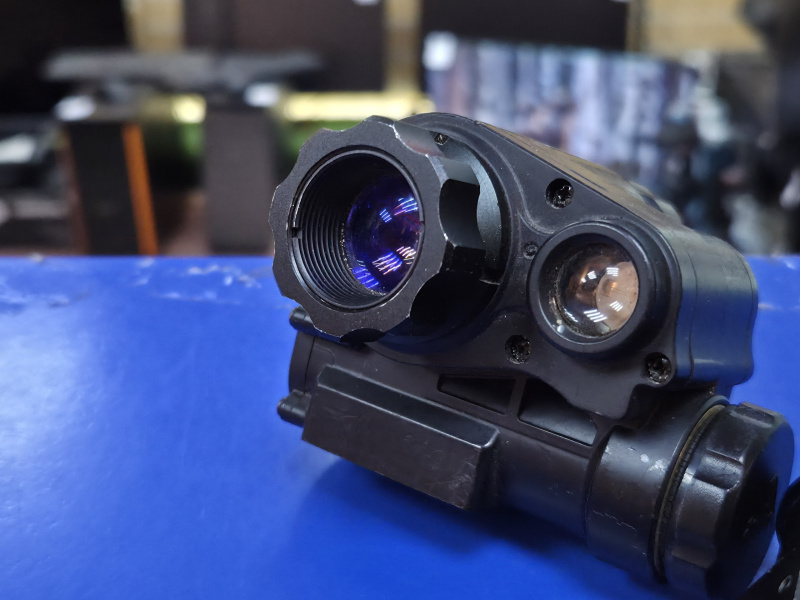 Монокуляр цифровой ночного видения Levenhuk Halo NVM20 Helmet