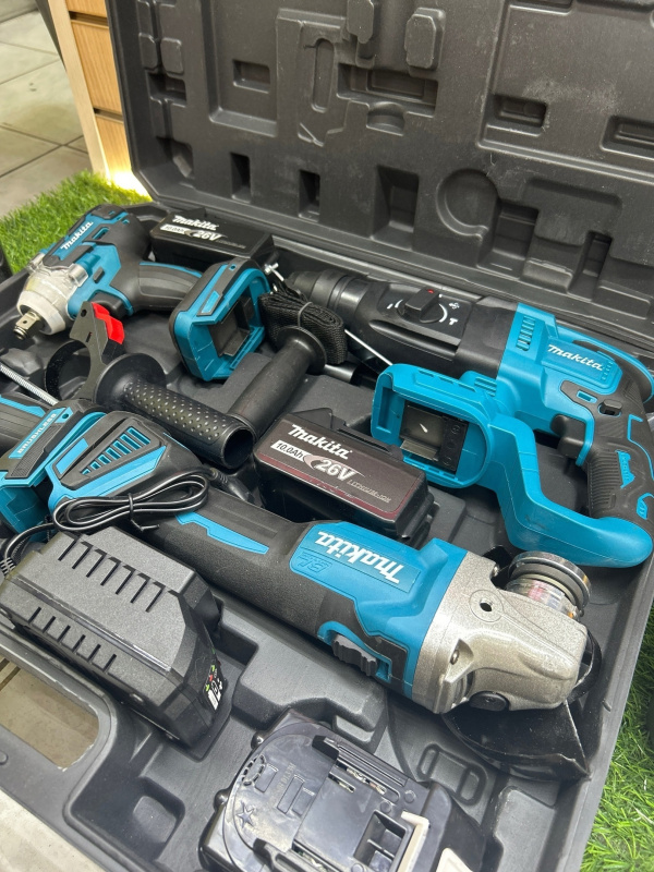 Набор электроинструмента Makita 4 в 1