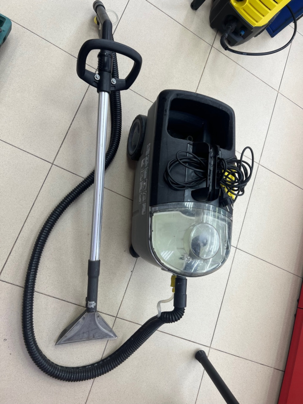 Пылесос Karcher Puzzi 100 super