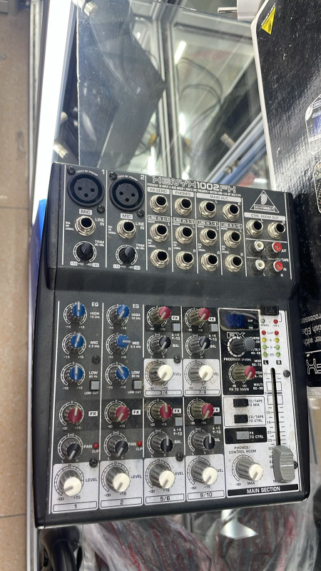 Музыкальный центр Behringer микшерный пульт