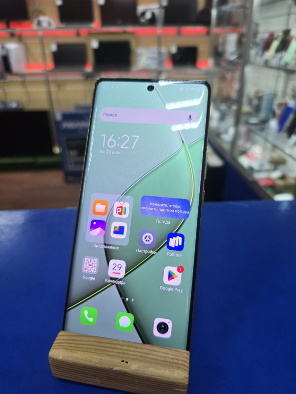 Мобильный телефон Tecno Spark 20 Pro+