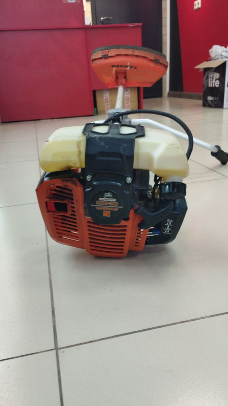 Бензотриммер Carver gbc 043m