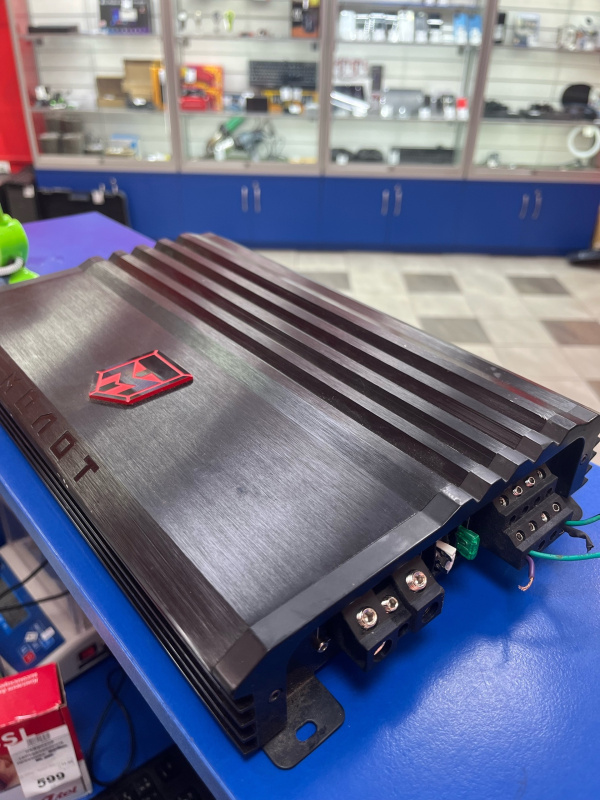 Усилитель  молот