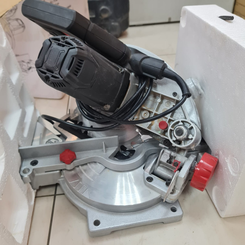 Торцовочная пила  J1G-ZP2A-190