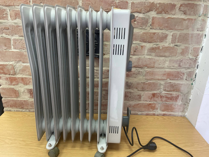 Масляный радиатор 9-ти секционный West EHO 0904