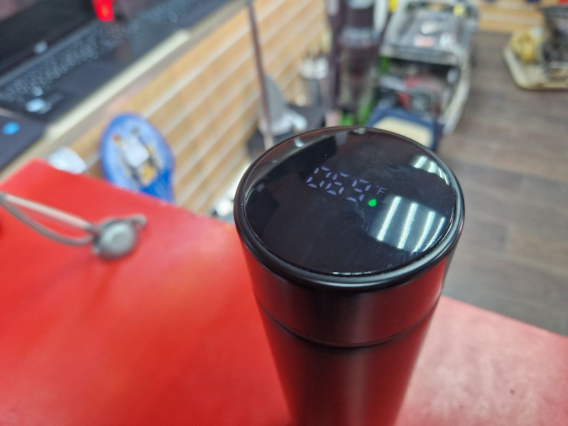 Термос  с индикацией температуры